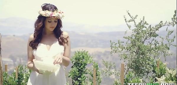 Midsummers Delight Violet Starr